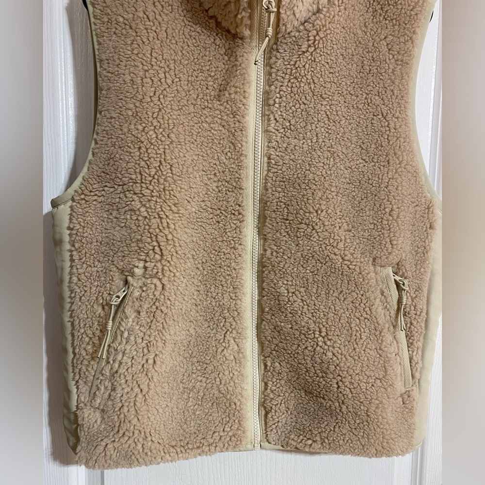 NWOT Aritzia TNA Cody Massive Polar Vest Fleece Sherpa Zip-Up Vest Size Small - Picture 12 of 13